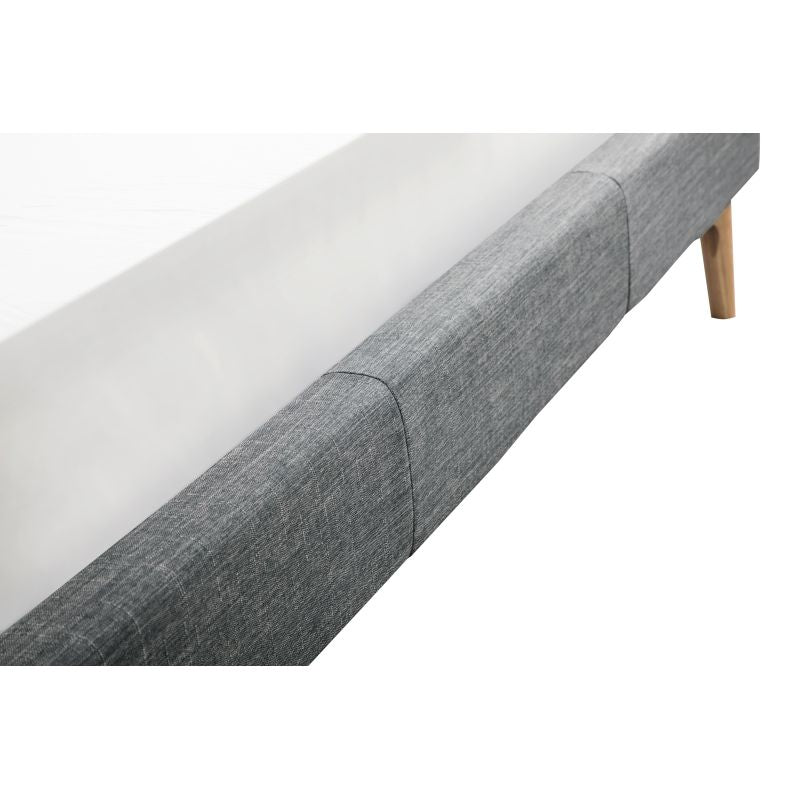 LYNOR - Cadre de lit style scandinave en tissu avec pieds bois - Gris foncé - 160x200 cm