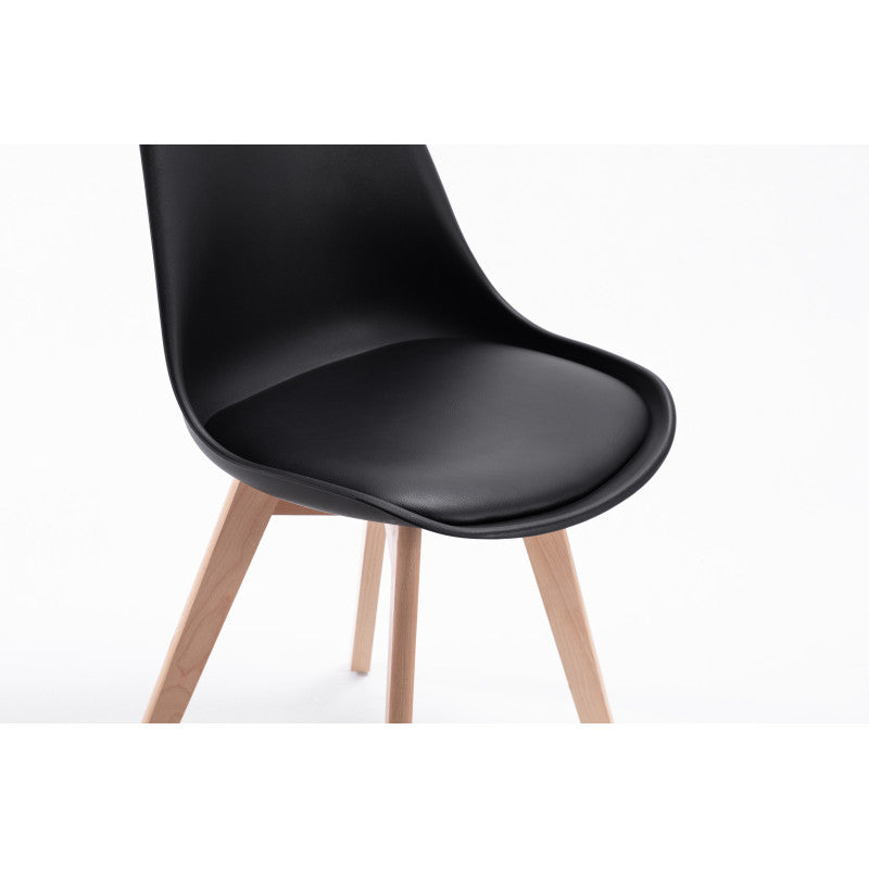 SAREN - Lot de 2 chaises scandinaves en polypropylène coussin simili pieds en bois - Noir